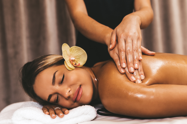 How Regular Lomilomi Massage Can Reduce Stress and Improve Skin Glow